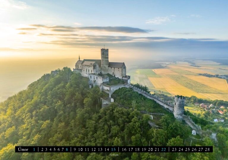 na_ste_nny_ kalenda_r_ 2026 Hrady na s_i_r_ku_Stránka_03