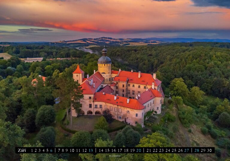 na_ste_nny_ kalenda_r_ 2026 Hrady na s_i_r_ku_Stránka_10
