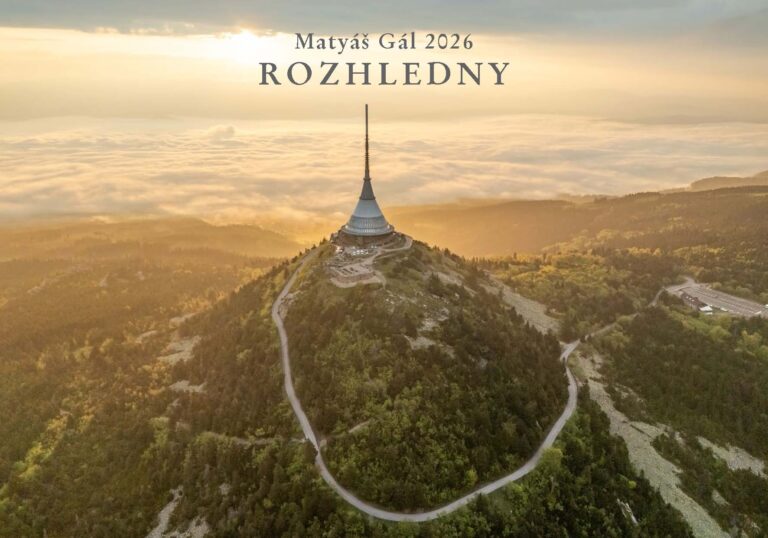 na_ste_nny_ kalenda_r_ 2026 Rozhledny na s_i_r_ku_Stránka_01