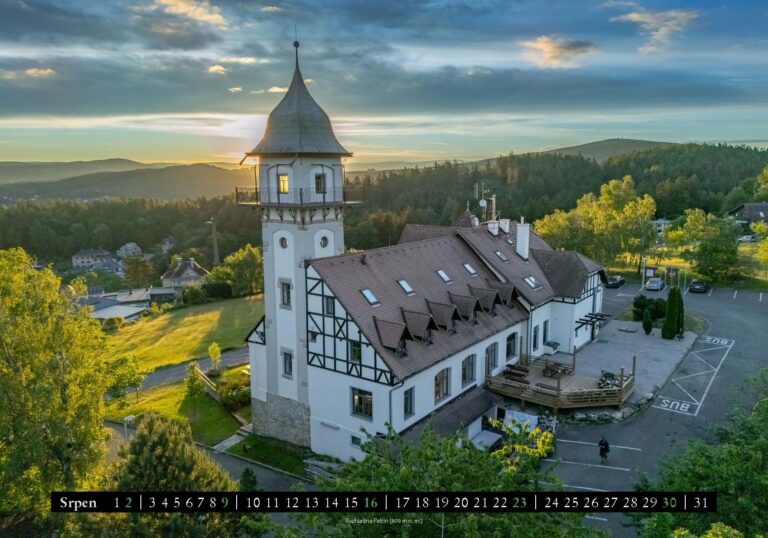 na_ste_nny_ kalenda_r_ 2026 Rozhledny na s_i_r_ku_Stránka_09